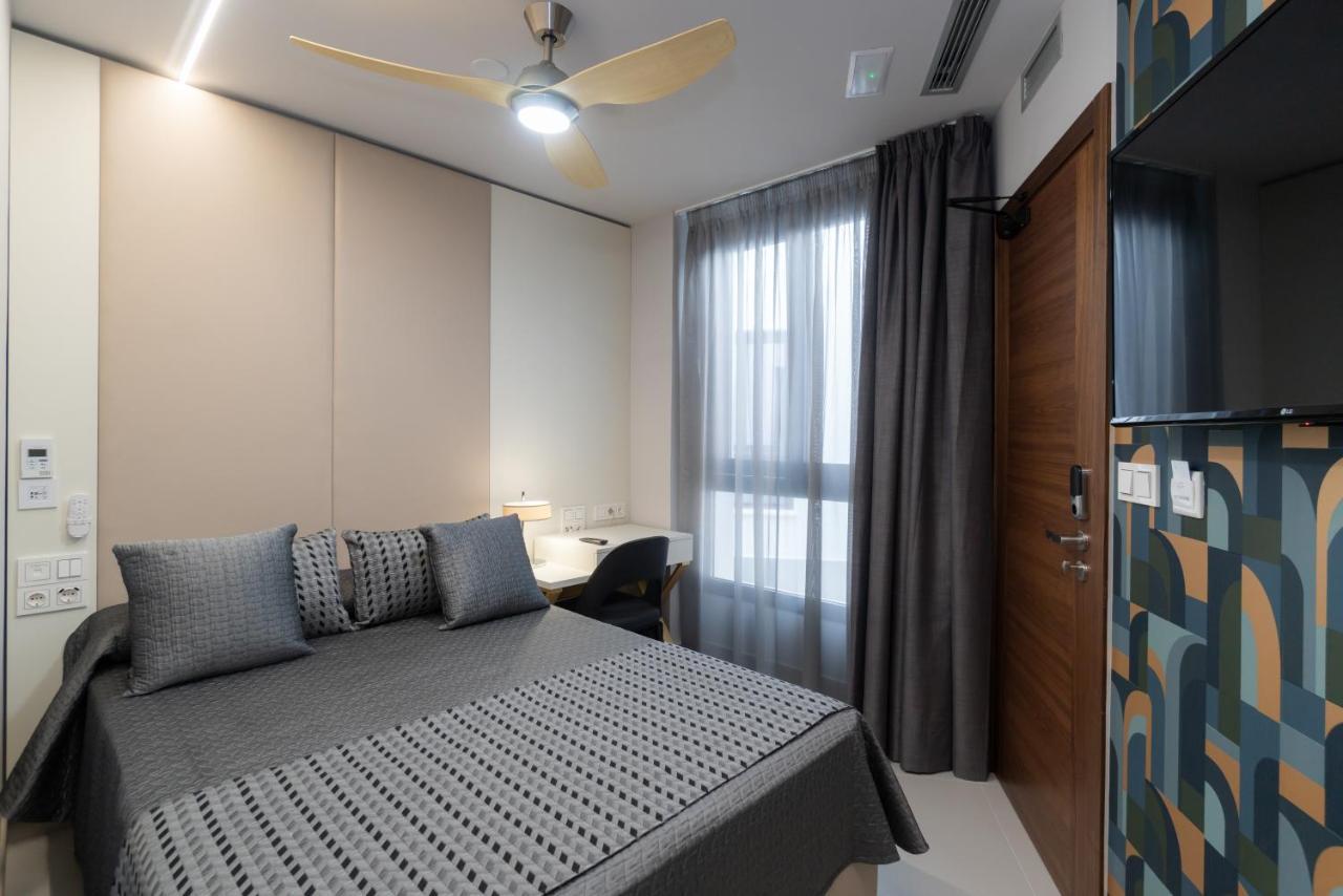 Hotel Perla Del Sur Torremolinos Kültér fotó