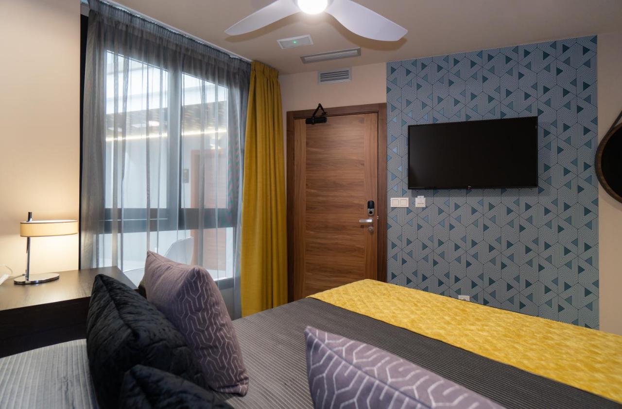 Hotel Perla Del Sur Torremolinos Kültér fotó