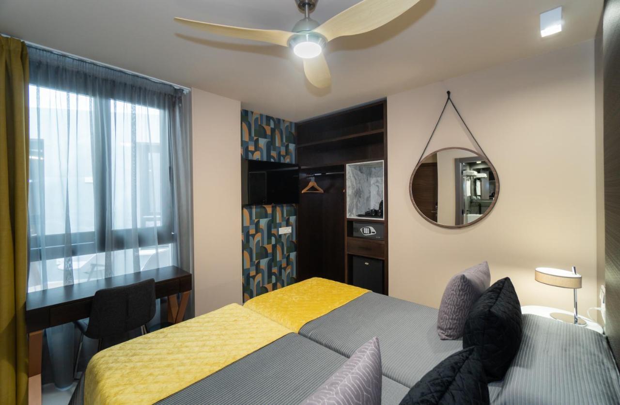 Hotel Perla Del Sur Torremolinos Kültér fotó