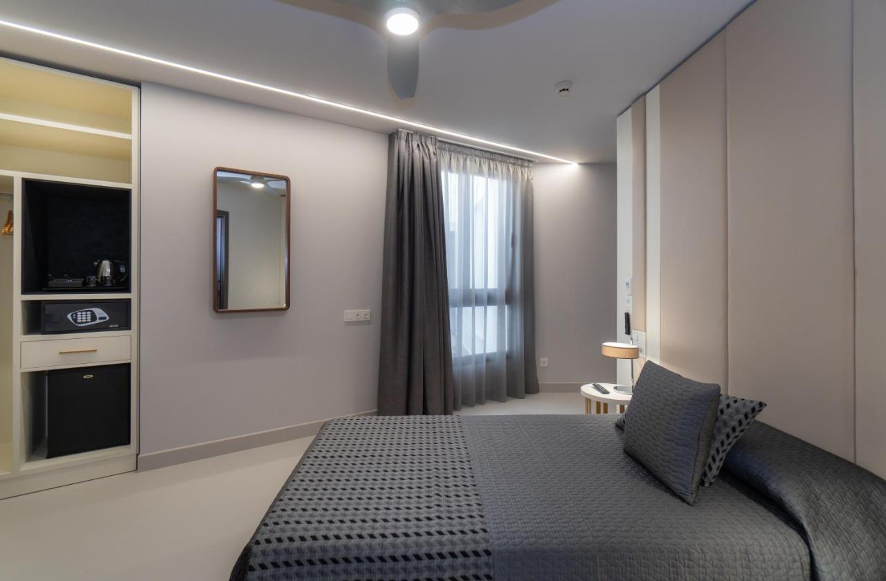 Hotel Perla Del Sur Torremolinos Kültér fotó